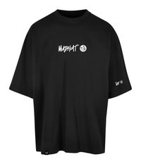 MadKat_BTS22_D2_HugeTee_Black_Delante_TAG